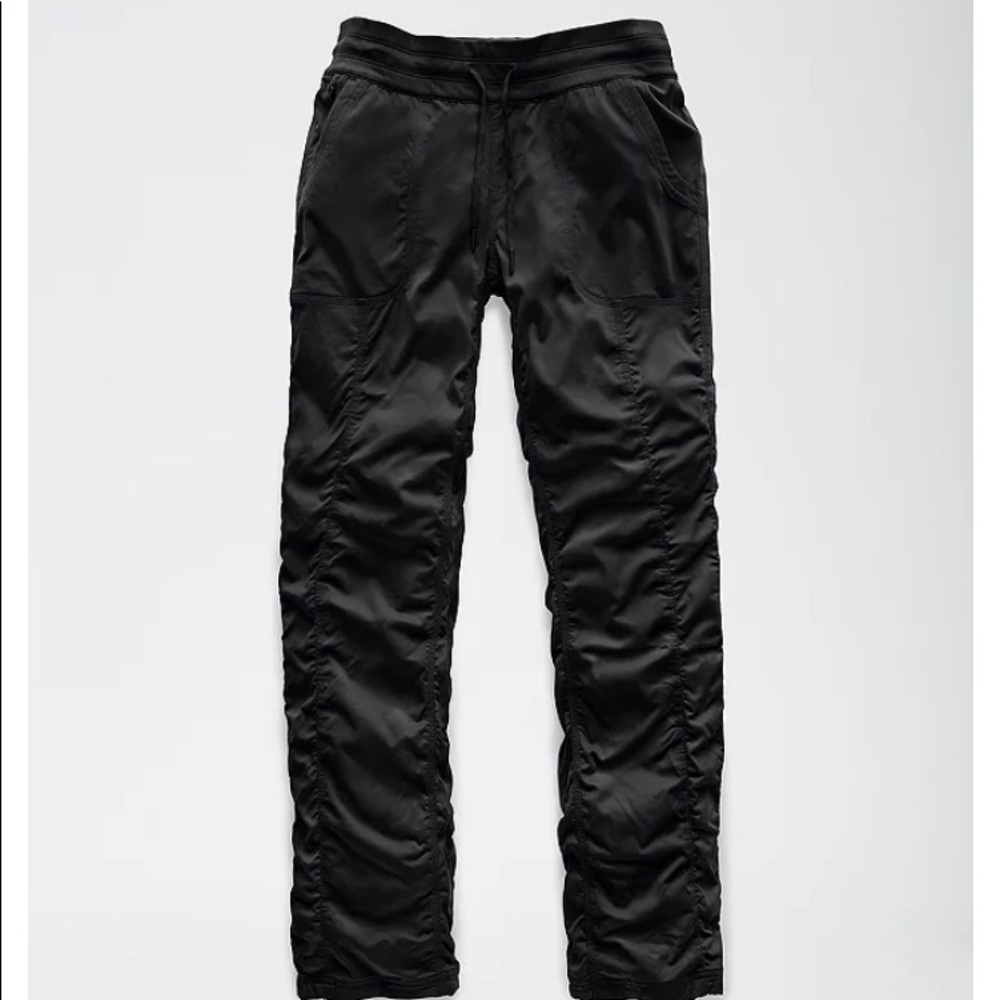 EUC the North Face Aphrodite pant 2.0. Size XL